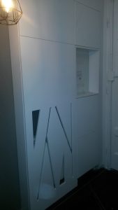53.7